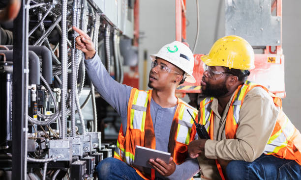 Best Affordable Emergency Electrician  in Russell, KY